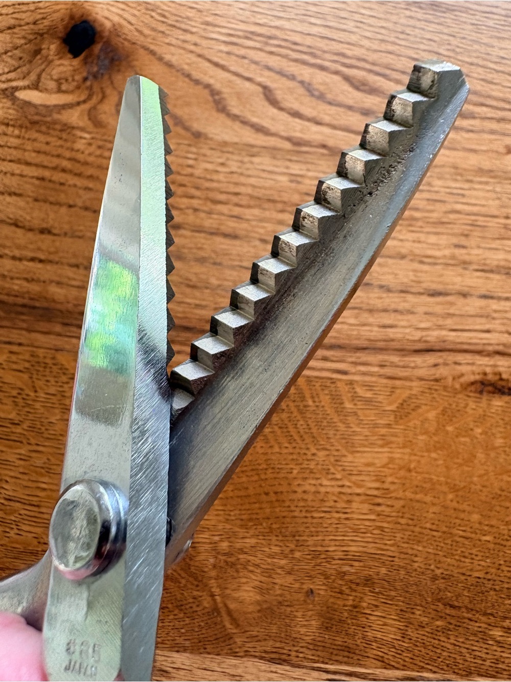 VTG Pinking Shears Vanguard #85 Scissors- Sewing-Stainless- Made in Japan- ~7 - Picture 9 of 13